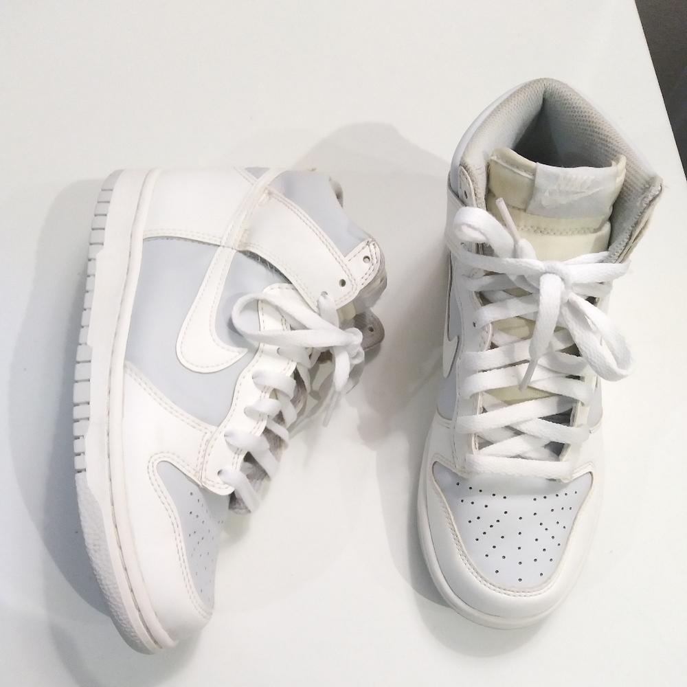 Nike Dunk 'White Pure Platinum'      size 6Y